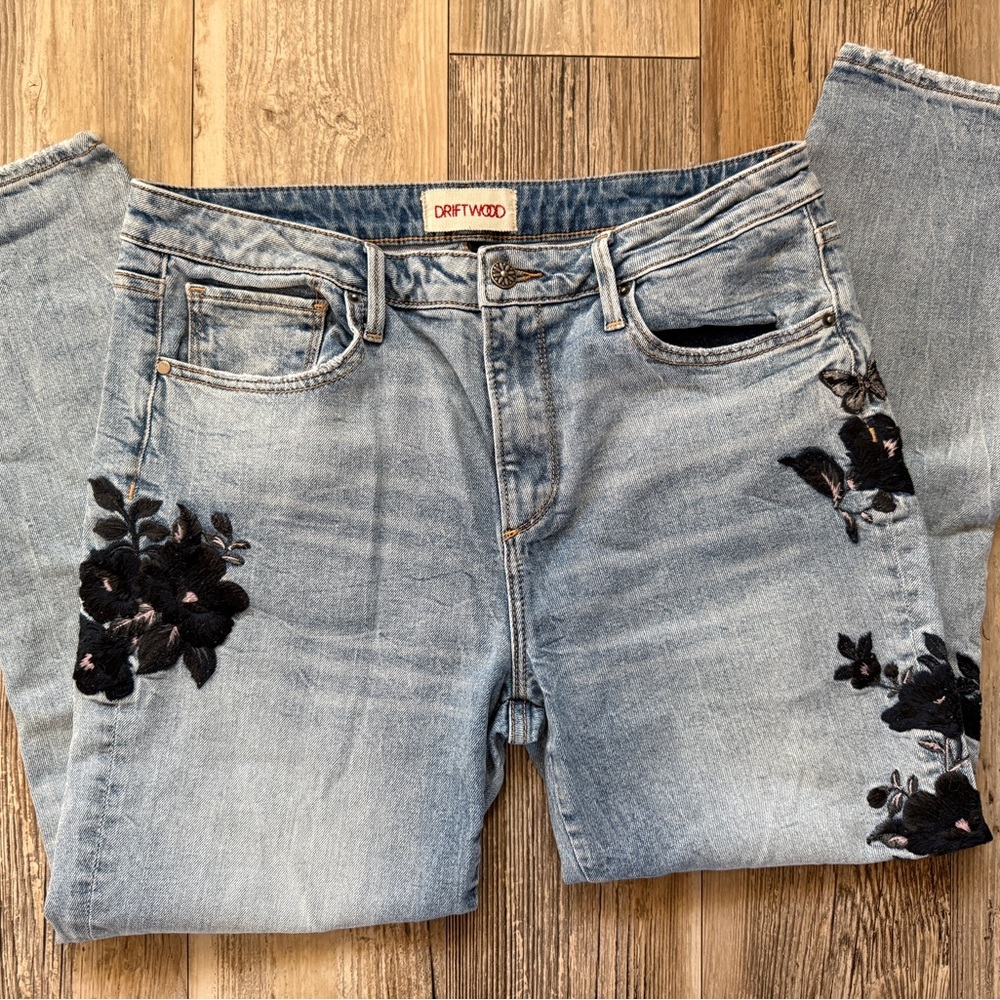 Driftwood Giselle Navy Floral Embroidery